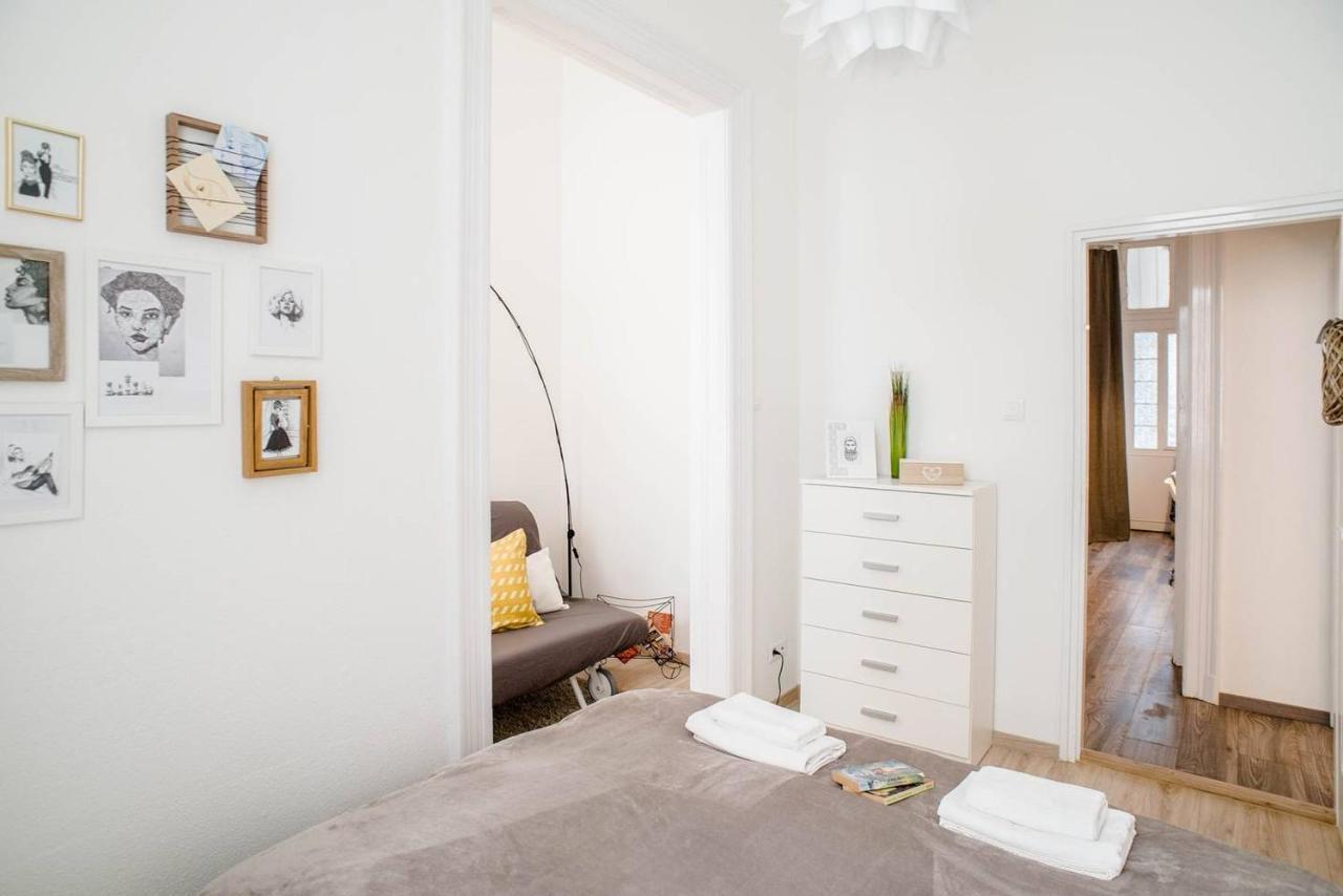 Comfy, Renewed 3 Bedroom Apt In Center บูดาเปสต์ ภายนอก รูปภาพ