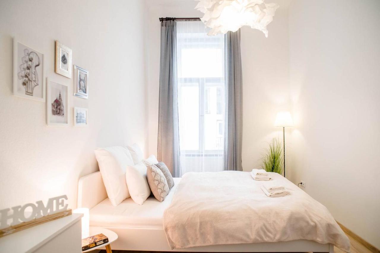 Comfy, Renewed 3 Bedroom Apt In Center บูดาเปสต์ ภายนอก รูปภาพ